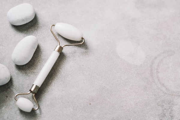 Can Face Rollers Help Acne-Prone Skin?