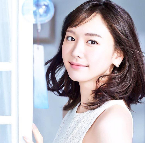 What Do Yui Aragaki, Haruka Ayase, And Other Japanese Actresses Have In Their Makeup Bags?